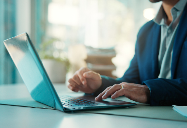 Smart Contracts v poslovanju: pravna tveganja in praktična ureditev